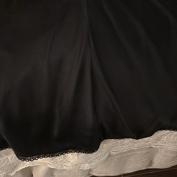 Elegant Black Lace Trim Nightgown/Slip - Picture 9 of 9
